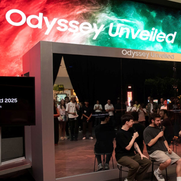 Guests trying the Odyssey 3D monitor